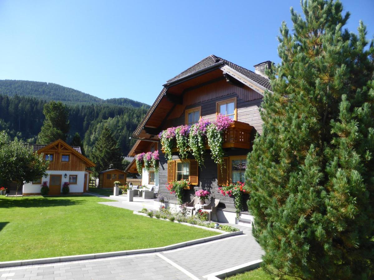 Landhaus Lehner Санкт Михаел им Лунгау Екстериор снимка